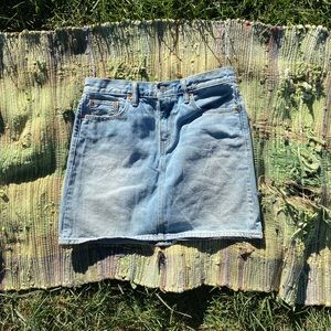 Levi’s light wash Denim skirt